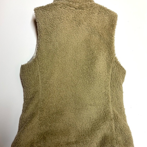 Patagonia Women's Tan Fleece Vest - Picture 5 of 5